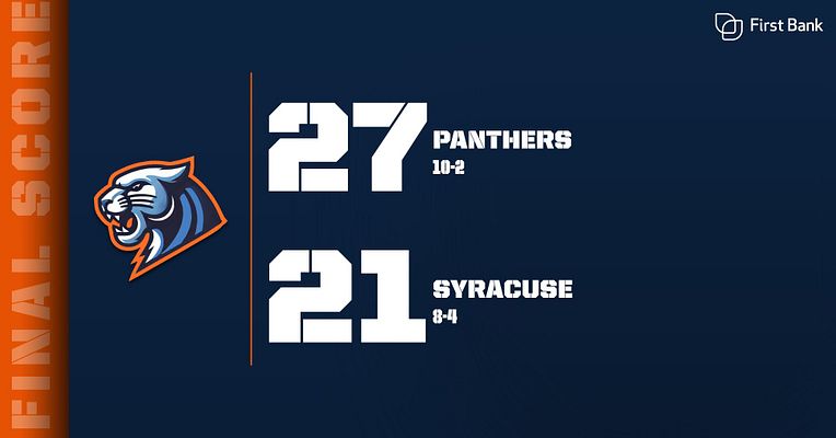 Multi-format score update template featuring a split design with team logos, large score numbers, and team names. Designed for social media, includes landscape, square, and story formats.